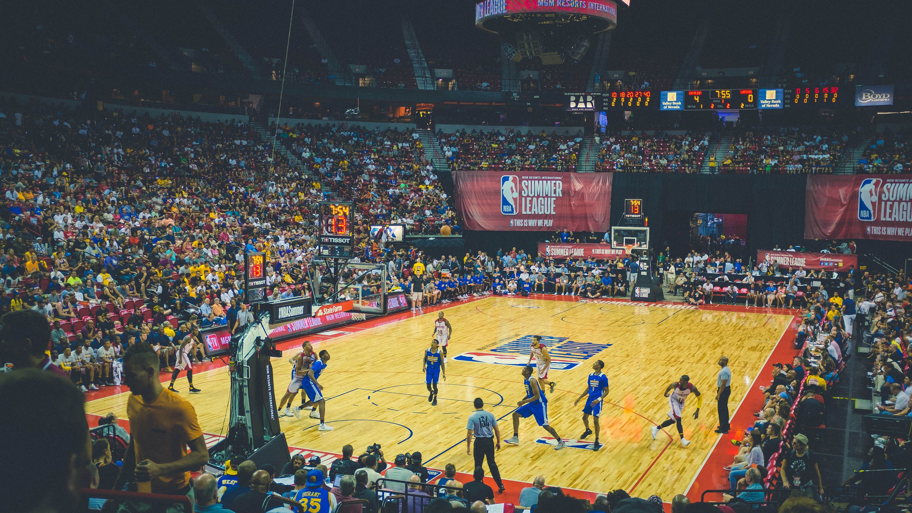 RNG主场馆荣获“年度电子体育综合场馆奖”