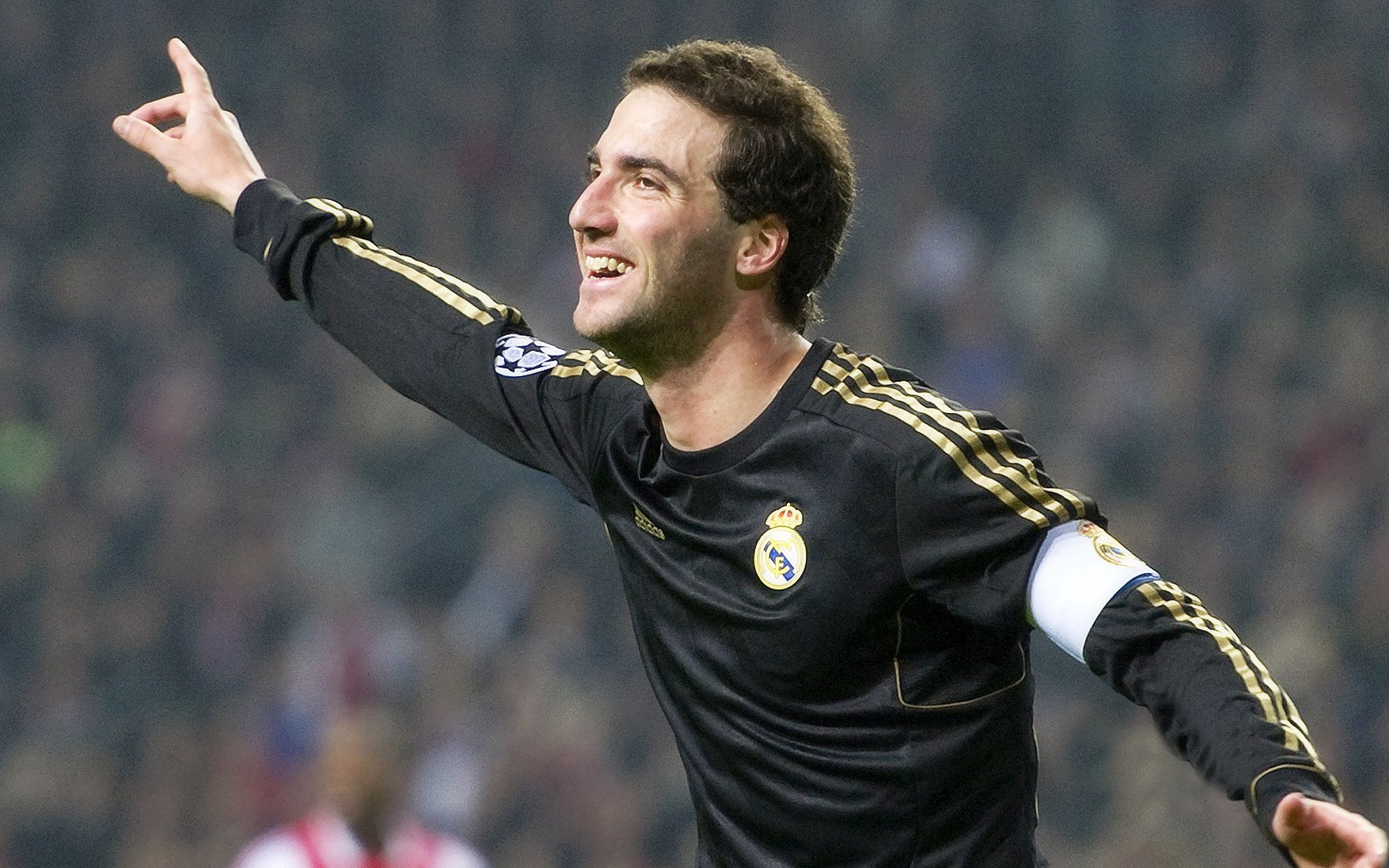 青少年参与电竞的利弊分析:如何正确引导电竞兴趣,电竞对青少年